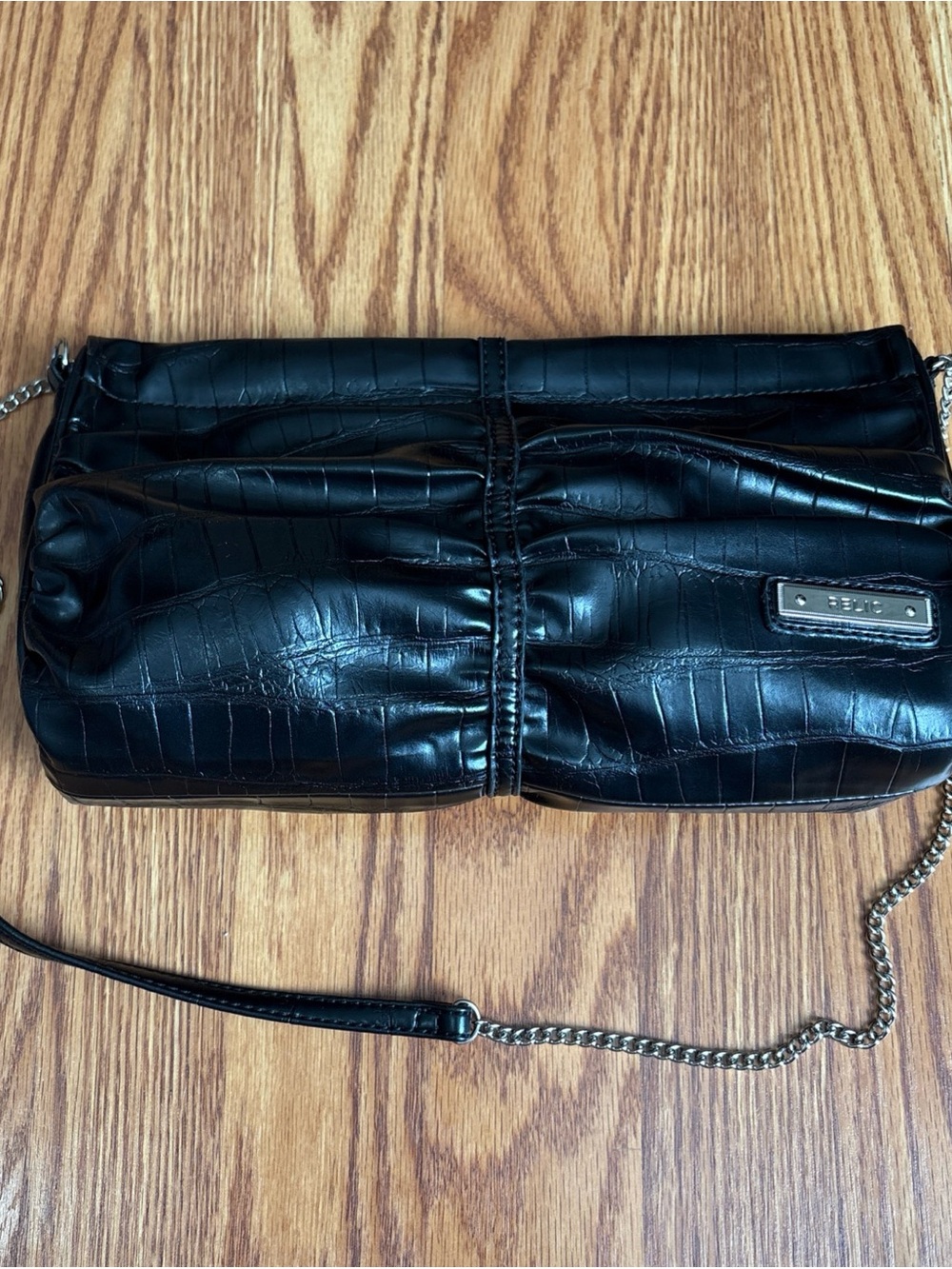 Relic Textured Faux Leather Black Clutch w/Silver Chain Strap Pull Open Closure